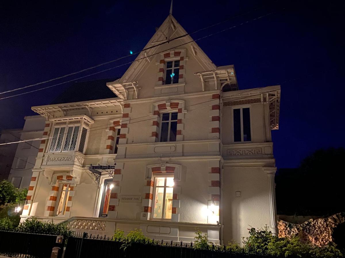 ロワイヤン Miramar Parc Bed & Breakfast エクステリア 写真